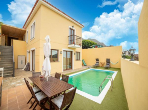 Holiday villa with garden and private pool
